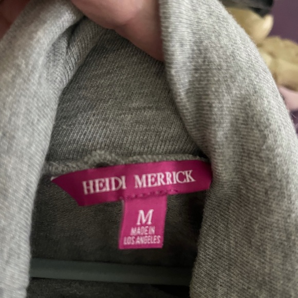 Heidi Merrick GREY sweatshirt with ruffled sleeves. Never been worn. Size Med - Picture 3 of 4